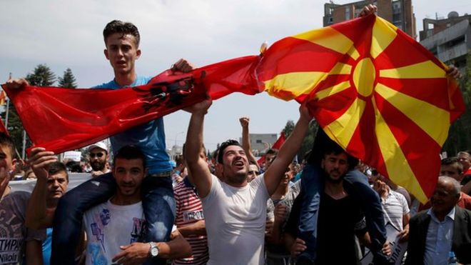 Αλβανοί των Σκοπίων: «Nα αλλάξει το όνομα της χώρας για να μας αφήσει η Αθήνα να μπούμε σε ΝΑΤΟ και ΕΕ»