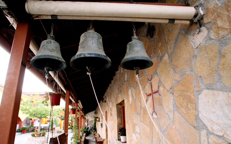 Παναγία της Κορυφής: Το μοναστήρι με την απίθανη θέα στα 730 μέτρα υψόμετρο (φωτό, βίντεο)