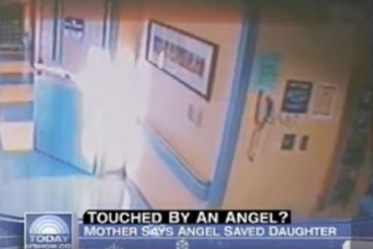 Άγγελος εμφανίστηκε και έκανε καλά την άρρωστη κορούλα της; Δείτε το βίντεο