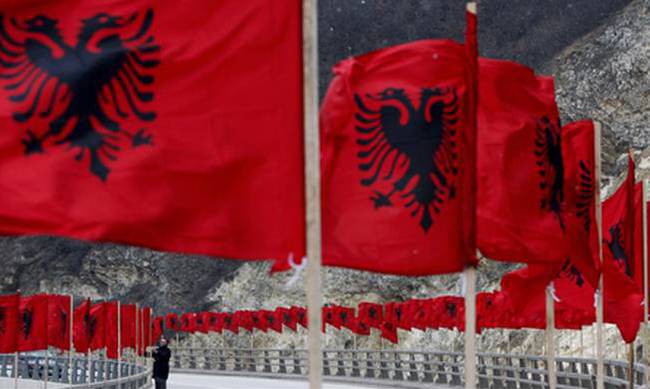 Δείτε την «Μεγάλη Αλβανία» του ονειροπόλου Ράμα με ελληνικά εδάφη (φωτό)