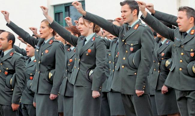 Πανελλήνιες: Έως τις 19 Μαΐου οι αιτήσεις για τις στρατιωτικές σχολές – Αυξομειώσεις στις θέσεις εισακτέων