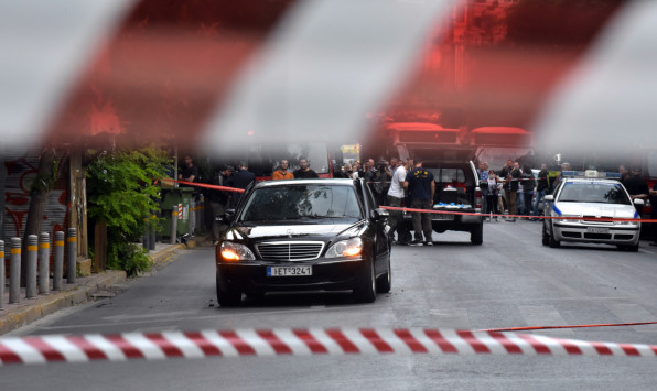 Ετσι σώθηκε ο Λουκάς Παπαδήμος- Η βόμβα πέρασε από μηχάνημα και δεν εντοπίστηκε!