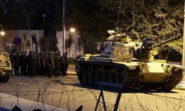 Τουρκία: Η ερντογανική Yeni Safak «βλέπει» συνωμοσία για νέο πραξικόπημα