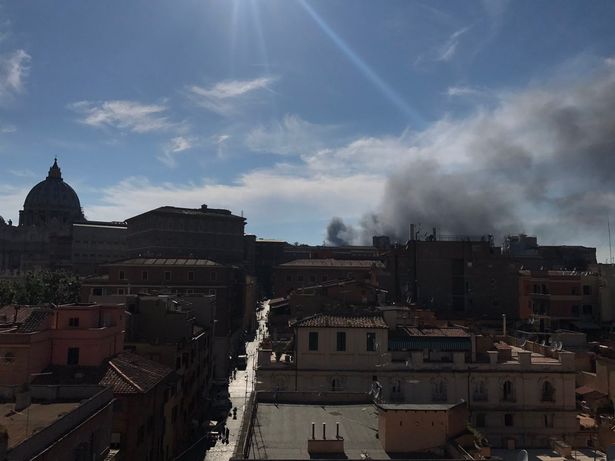 ΕΚΤΑΚΤΟ: Συναγερμός στην Ρώμη – Ισχυρή έκρηξη κοντά στο Βατικανό (φωτό, βίντεο)