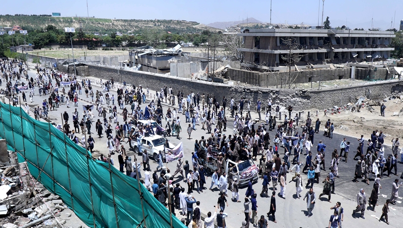Αφγανιστάν: Ένταση στην Καμπούλ μετά την πολύνεκρη επίθεση – 4 νεκροί σε διαδήλωση