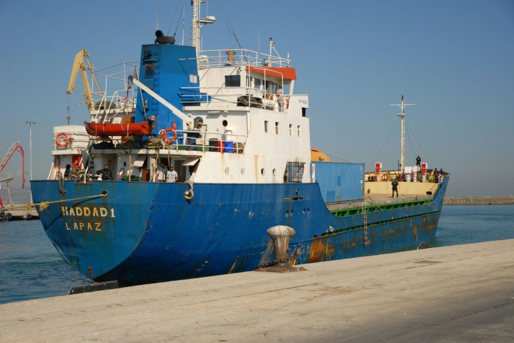 Σε προσωρινή κράτηση τέθηκε ο πλοίαρχος του φορτηγού που μετέφερε όπλα στο Σουδάν