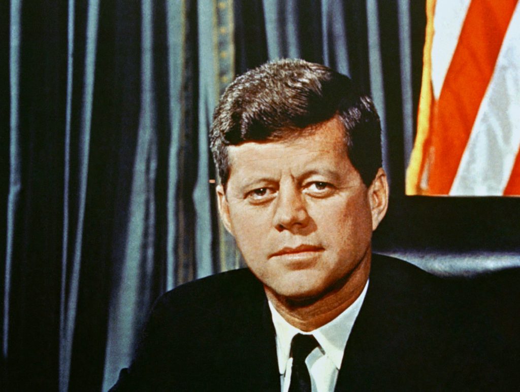 JFK: 10 διάσημες ερωμένες του πιο «κακού παιδιού» που πέρασε απ’ το Λευκό Οίκο (φωτό)