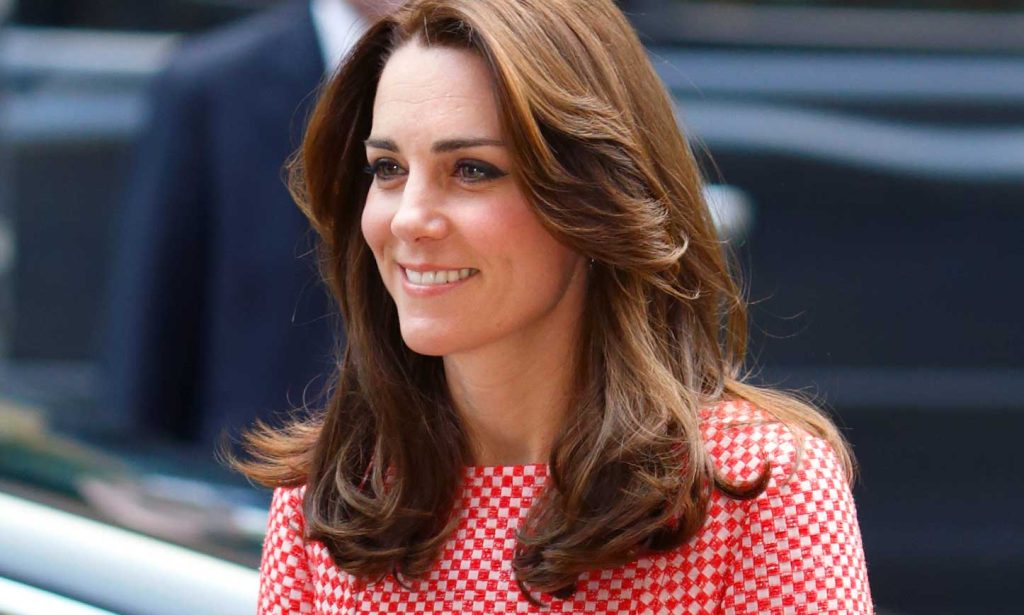 Η Kate Middleton έκανε πάλι το «θαύμα» της – Τα παπούτσια της έγιναν ανάρπαστα (φωτο)