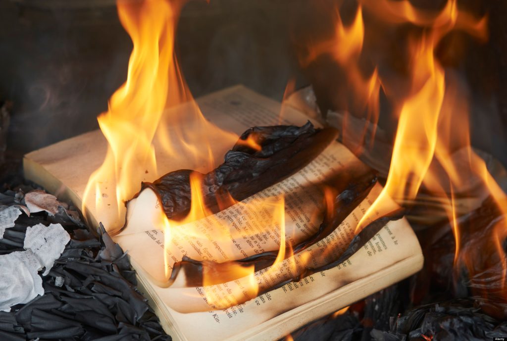 Εκδοτικός οίκος στην Ισλανδία τυπώνει βιβλία μόνο όταν έχει πανσέληνο και μετά τα καίει