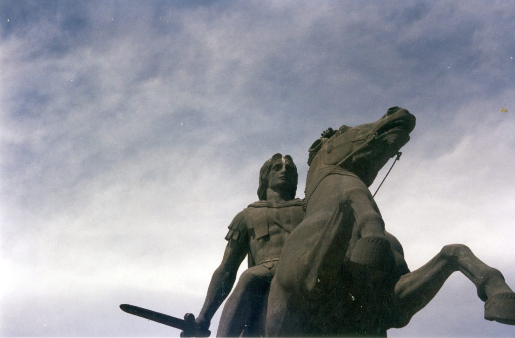 Νέα πνοή στα Σκόπια: Ο Ζάεφ, το άγαλμα του Μέγα Αλέξανδρου και το ζήτημα της ονομασίας