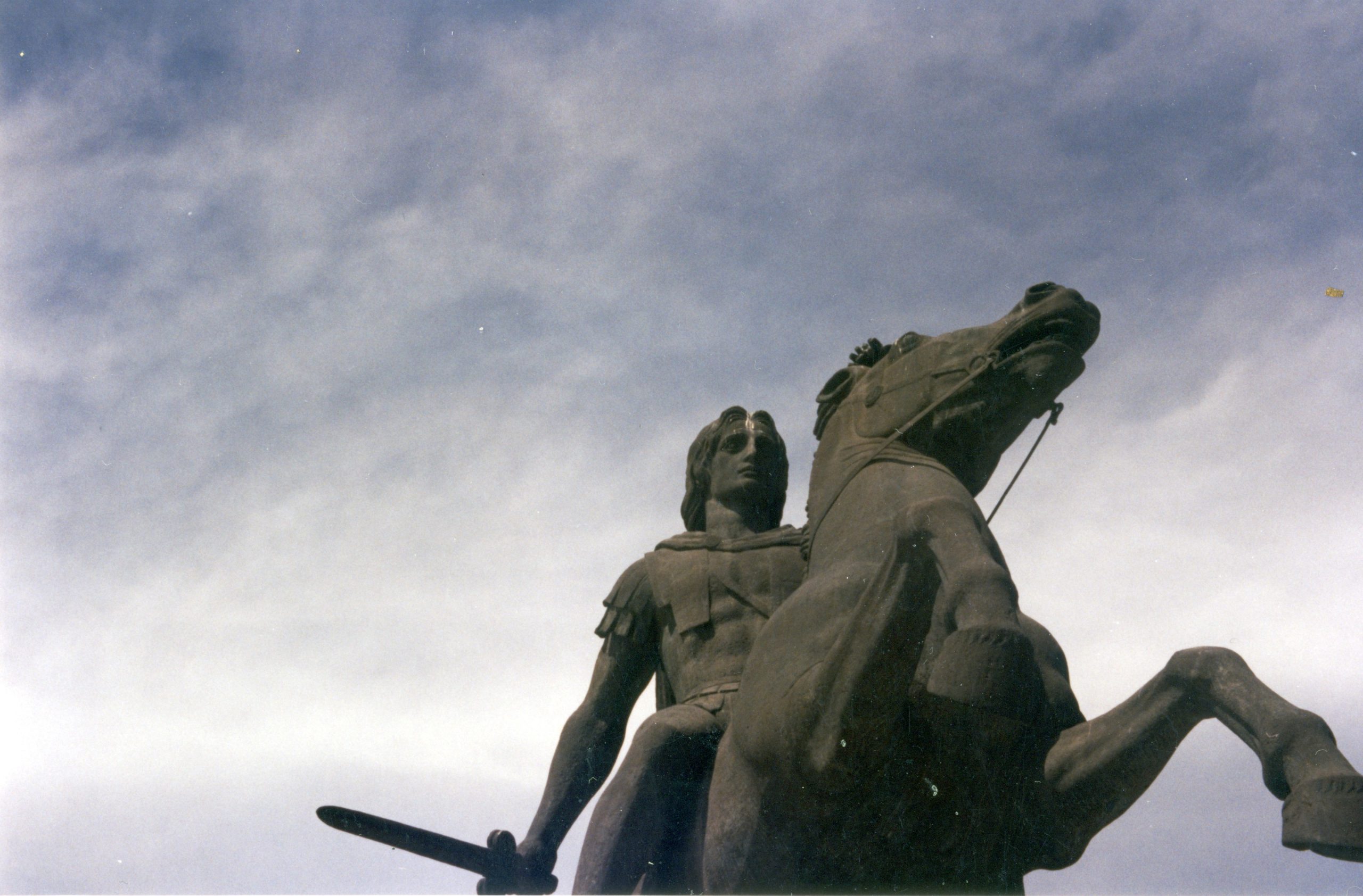 Νέα πνοή στα Σκόπια: Ο Ζάεφ, το άγαλμα του Μέγα Αλέξανδρου και το ζήτημα της ονομασίας