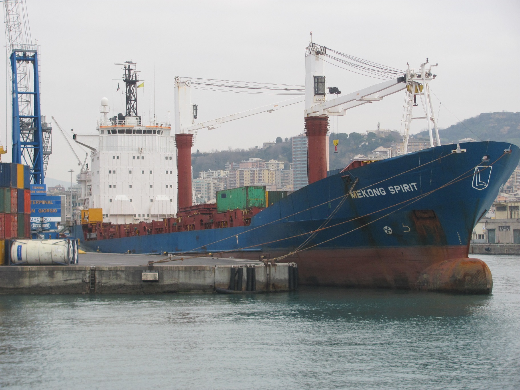 Κρήτη: 29 κοντέινερ με εκρηκτικά εντοπίστηκαν στα αμπάρια πλοίου