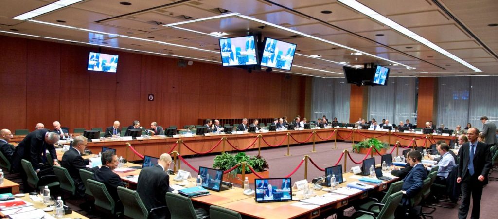 Eurogroup: Η κυβέρνηση «ποντάρει» στη βοήθεια του Ε. Μακρόν για το χρέος