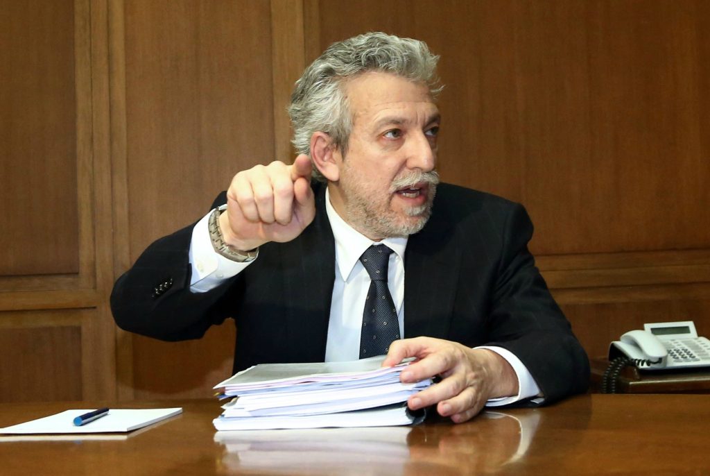Βουλή: Ο Σ. Κοντονής απέσυρε την διάταξη που καταργούσε το δικηγορικό απόρρητο