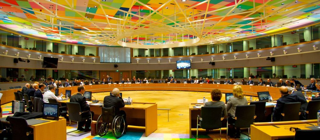 Η συναίνεση του Eurogroup για έξοδο στις αγορές στο «στόχαστρο» της Κυβέρνησης