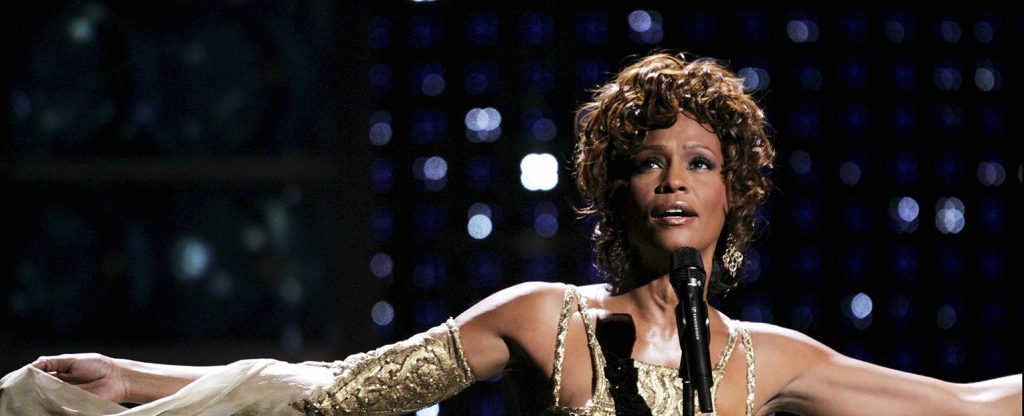 Νέες αποκαλύψεις για τη ζωή της Whitney Houston από τον πρώην σωματοφύλακα της