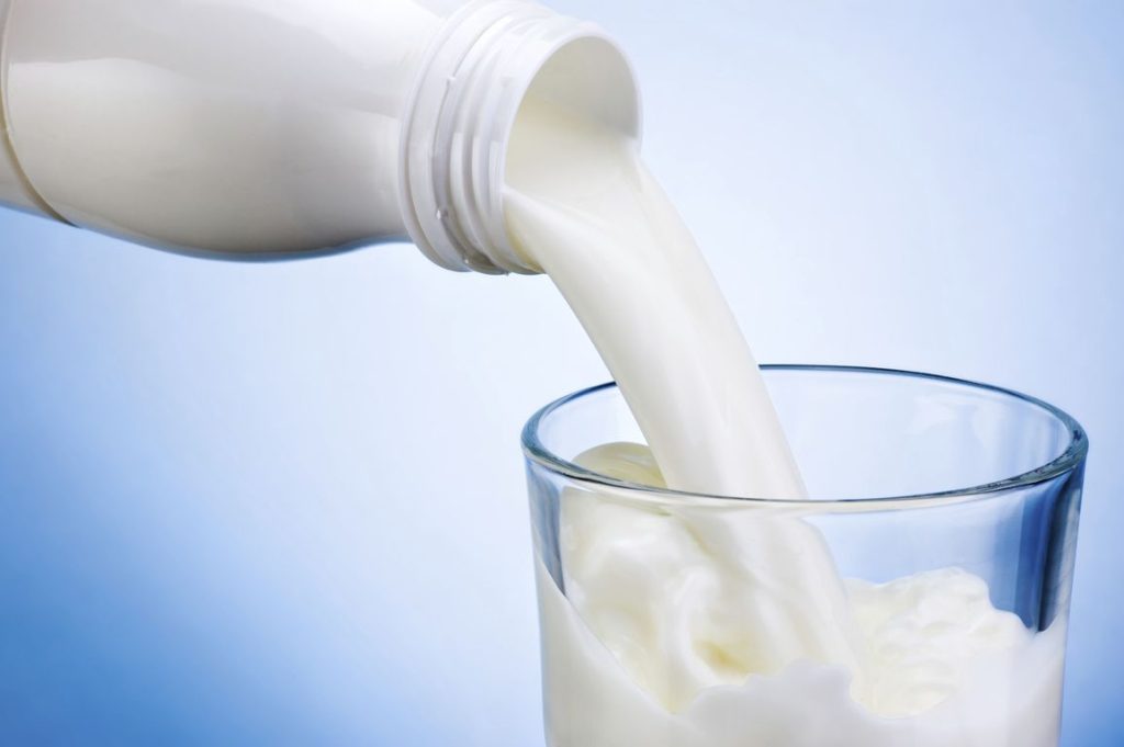 Δείτε τι μπορεί να γίνει αν πίνετε συχνά γάλα με χαμηλά λιπαρά