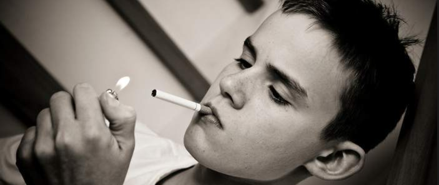Έρευνα: Η χρήση της κάνναβης στην εφηβεία οδηγεί σε αλκοόλ και κάπνισμα μετά την ενηλικίωση