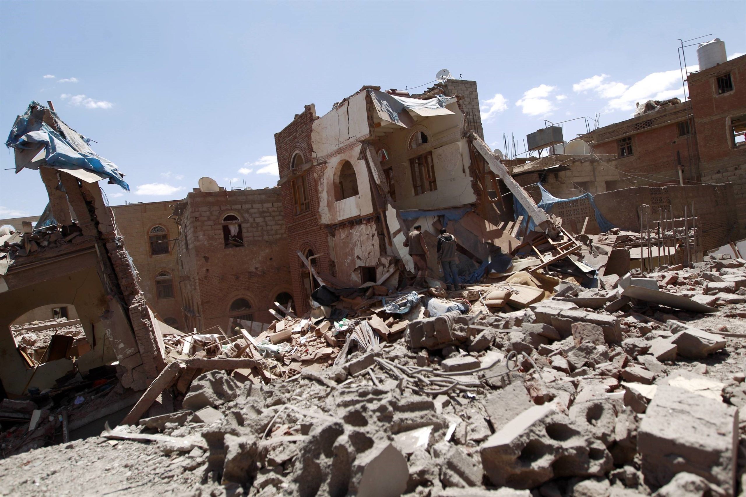 Υεμένη: Αυξάνεται η λίστα των νεκρών αμάχων από βομβαρδισμούς της Σ.Αραβίας – Δύο έφηβοι νεκροί