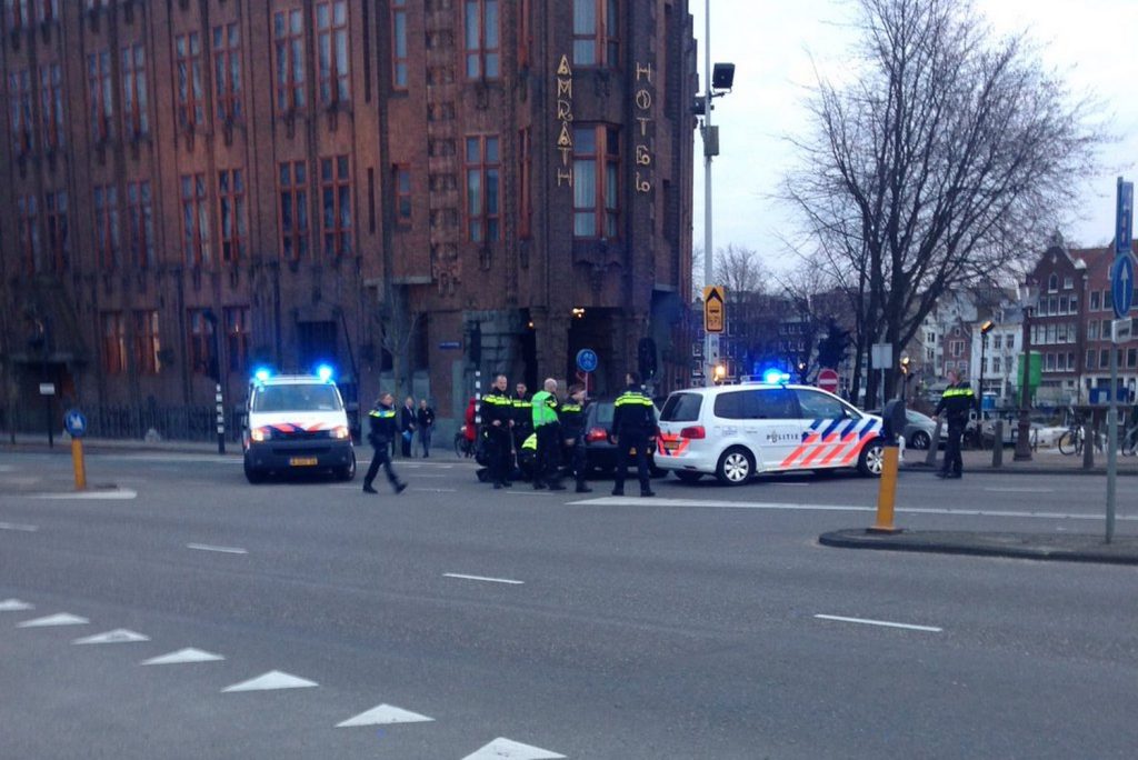 Άμστερνταμ: Οκτώ άτομα τραυματίστηκαν από αυτοκίνητο που έπεσε πάνω τους (φωτό)