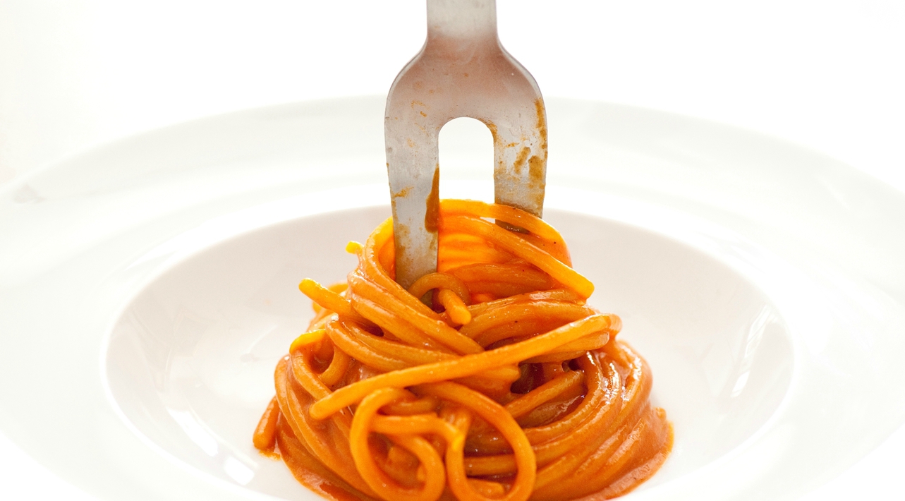 Γνωστός Ιταλός σεφ αποκαλύπτει πόσα λεπτά πρέπει να βράσουμε τα μακαρόνια για την τέλεια μακαρονάδα