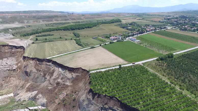 «Bιβλική» η καταστροφή από την κατολίσθηση στο ορυχείο Αμυνταίου – Ερχονται «δευτερογενή φαινόμενα»!  (φωτό & βίντεο)