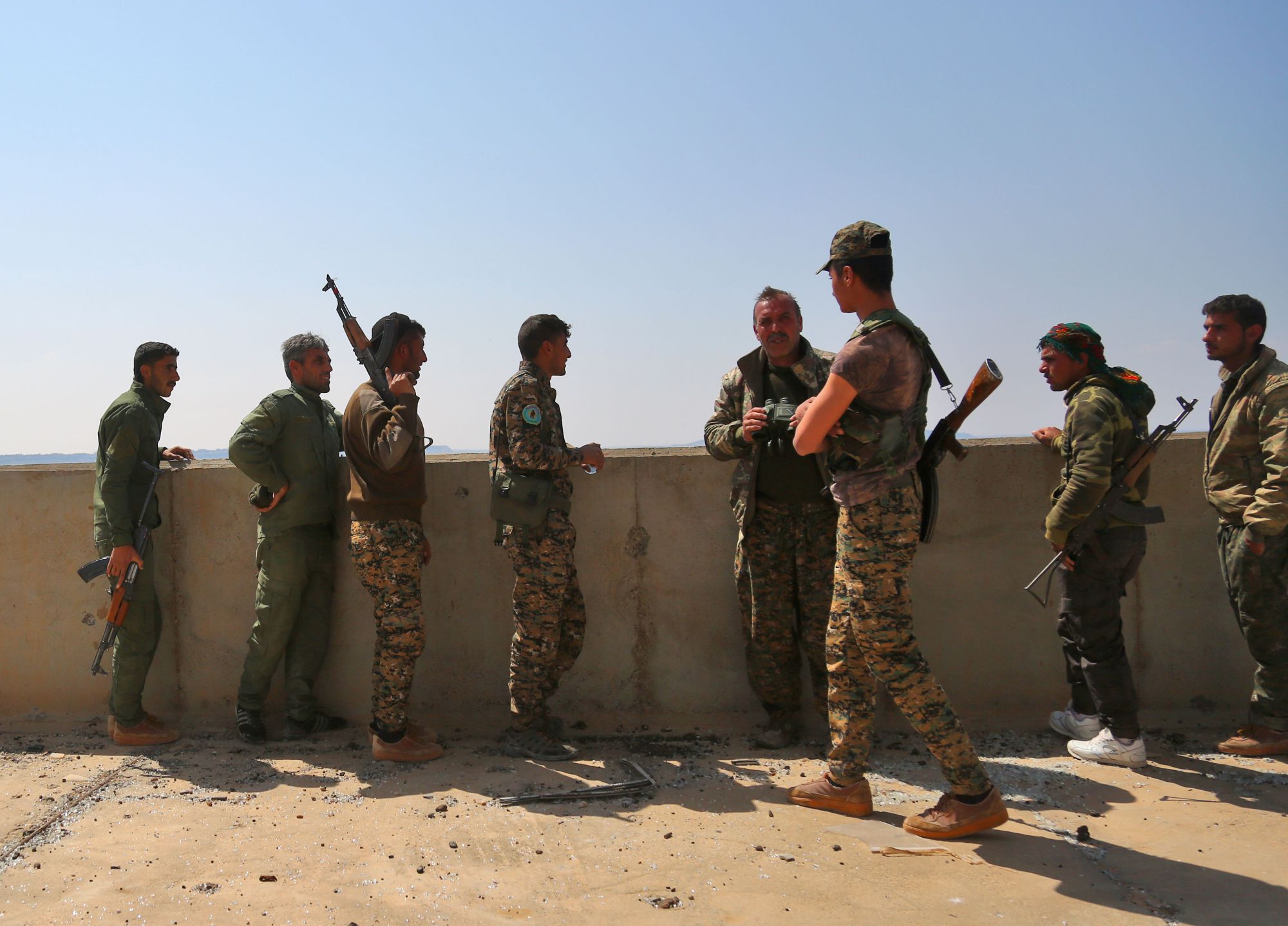 Ράκα: Οι δυνάμεις της SDF κατέλαβαν και τρίτη συνοικία – Στενεύουν τα όρια των ισλαμιστών (φωτό)