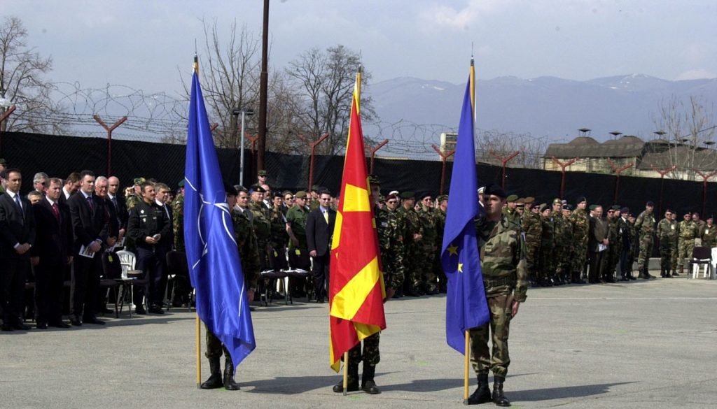FT: «Τα Σκόπια παραιτούνται του ονόματος «Μακεδονία» για να ενταχθούν στο ΝΑΤΟ»