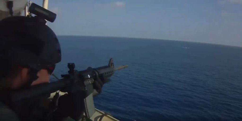 Βίντεο: Μισθοφόροι πλοίου αποτρέπουν αιφνιδιαστική επίθεση Σομαλών πειρατών