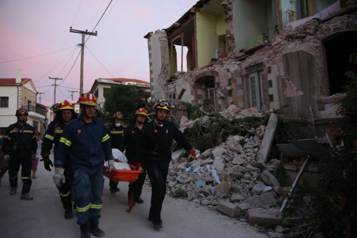 «Χάθηκαν τα νοικοκυριά μας, οι κόποι μιας ολόκληρη ζωής», λένε οι κάτοικοι στη Βρίσα (φωτό, βίντεο)