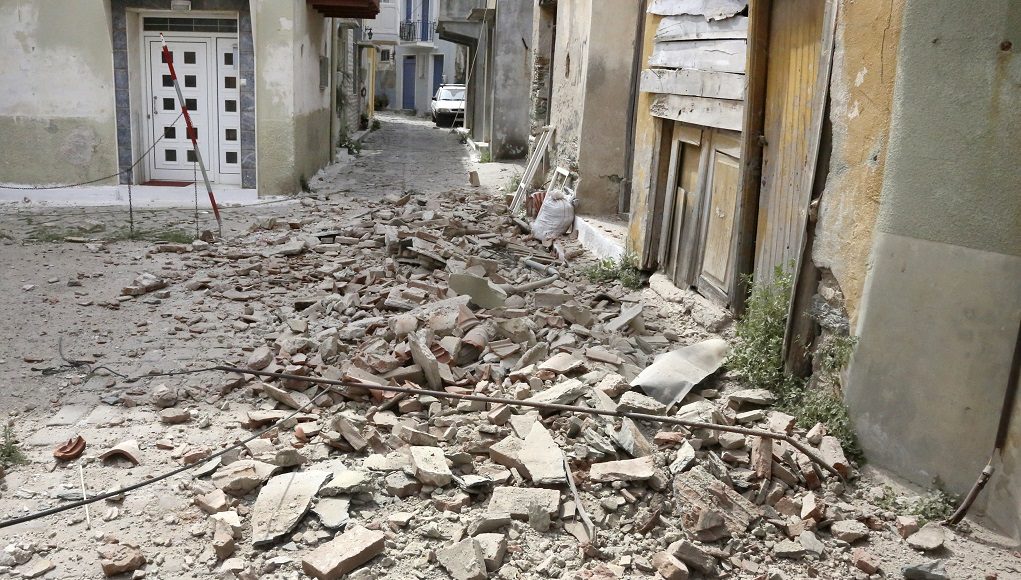 Λέσβος: Ξαπλωμένη στο κρεβάτι της ήταν η 43χρονη που σκοτώθηκε από τον σεισμό (φωτό)