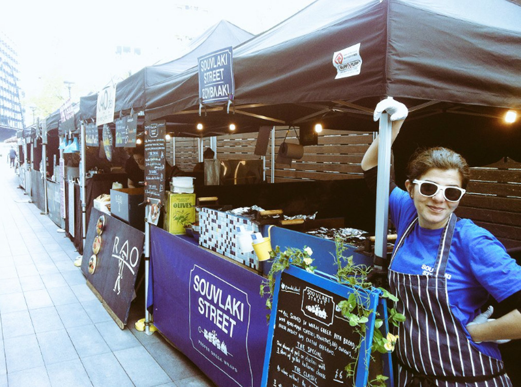 Μία Κρητικιά πήγε στο Λονδίνο για σπουδές και κατέκτησε την αγορά του street food! (φωτό)