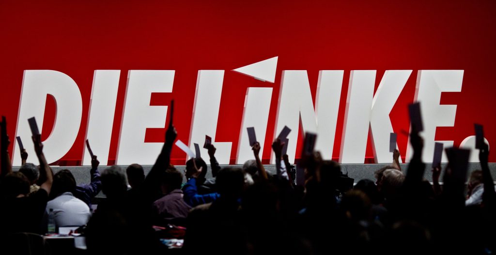 Die Linke: Εκφράζει την αλληλεγγύη του στον ελληνικό λαό και ζητάει κούρεμα του χρέους