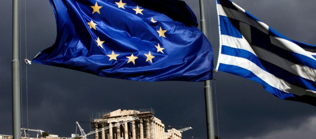 Bloomberg: Η Αθήνα πιέζει στο Eurogroup προκειμένου να βρεθεί λύση για το χρέος