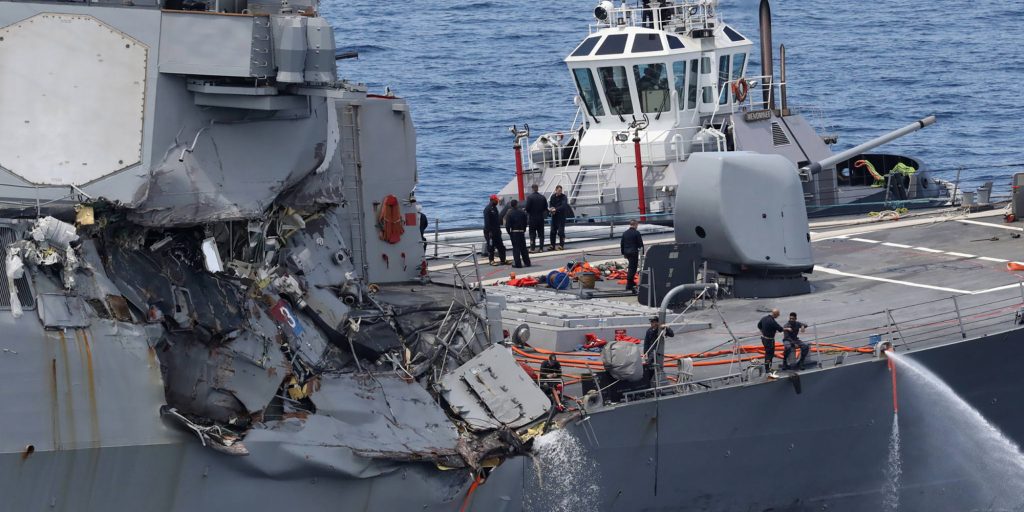 Ιαπωνία: Τσακισμένο το αντιτορπιλικό USS Fitzgerald μετά τη σύγκρουση (φωτό)