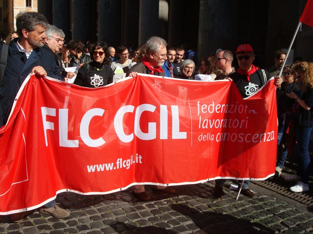 Ιταλία: Συνδικαλιστική «ανταρσία» κατά εργασιακού μέτρου που επαναφέρει η κυβέρνηση Π.Τζεντιλόνι