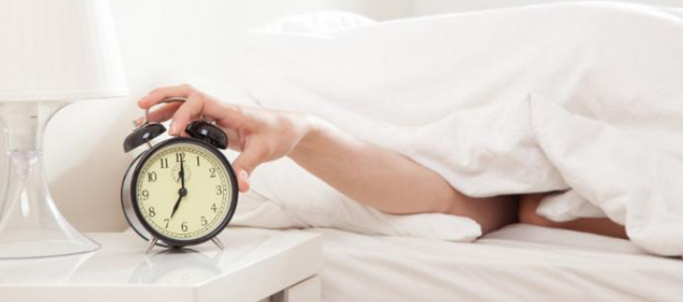 Τρία κόλπα για το πώς θα αντιμετωπίσετε το πρωινό ξύπνημα