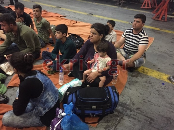 Επιχείρηση διάσωσης 52 προσφύγων ανοιχτά του Ρεθύμνου τα ξημερώματα (φωτό)