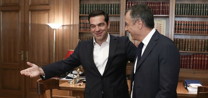 Συνάντηση Τσίπρα-Θεοδωράκη: Το αστείο του Πρωθυπουργού στον επικεφαλής του Ποταμιού (φωτό)