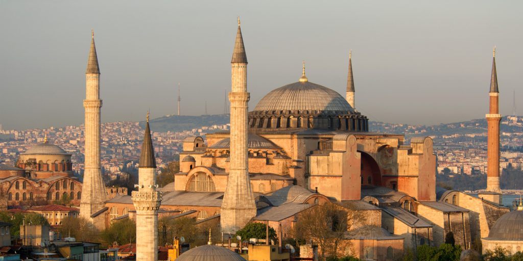 Μετατρέπουν την Αγία Σοφία σε τζαμί οι Τούρκοι – Θα διαβάσουν σήμερα το βράδυ το Κοράνι!  (φωτό, βίντεο)