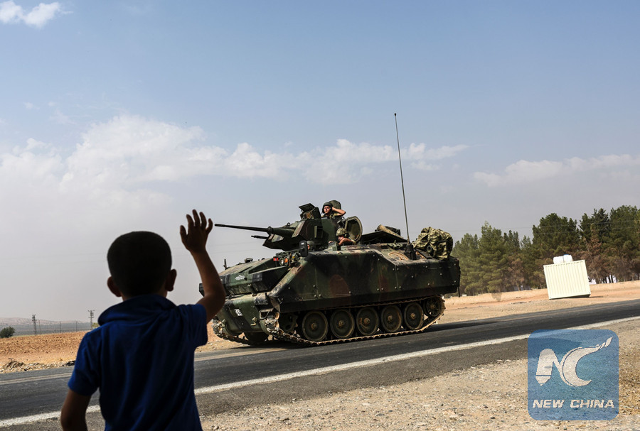 Κομβόι του τουρκικού Στρατού κατευθύνεται στην Afrin