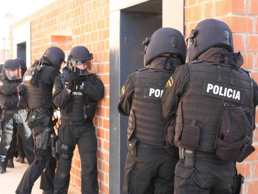 Ισπανία: Συνελήφθη Μαροκινός με εγχειρίδιο για καμικάζι βομβιστές (φώτο)(upd)
