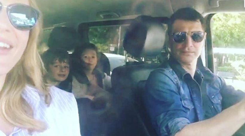 Η οικογένεια Ρουβά τραγουδά το «Human» στο αυτοκίνητο ενόψει της Παγκόσμιας Ημέρας Μουσικής (βίντεο)