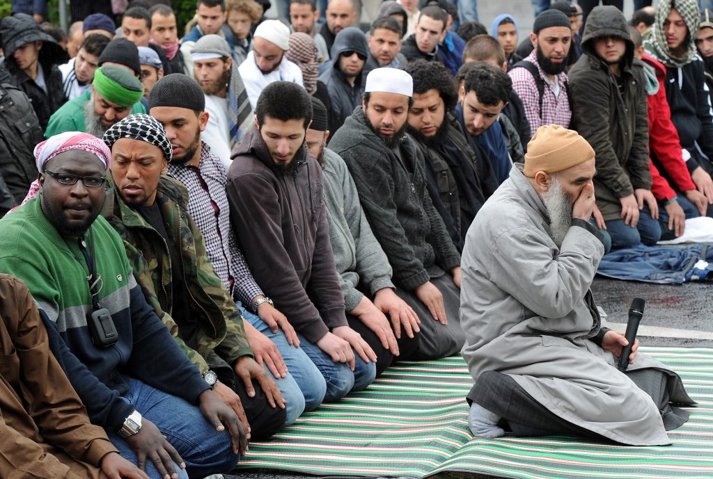 Γερμανία: «Μετριοπαθές» ισλαμικό τέμενος ξεκίνησε λειτουργία μέσα σε χριστιανικό ναό (φωτό)