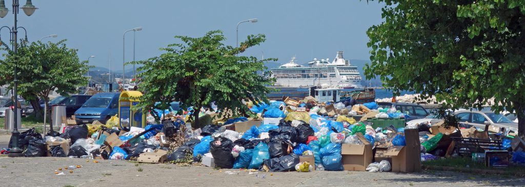 Συσσώρευση σκουπιδιών και κινητοποιήσεις ΠΟΕ-ΟΤΑ – Μια δίκαια λύση απεργάζεται η κυβέρνηση