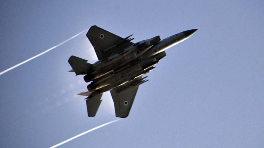 Ισραηλινές αεροπορικές επιδρομές κατά συριακών δυνάμεων: Καταστράφηκαν άρματα μάχης