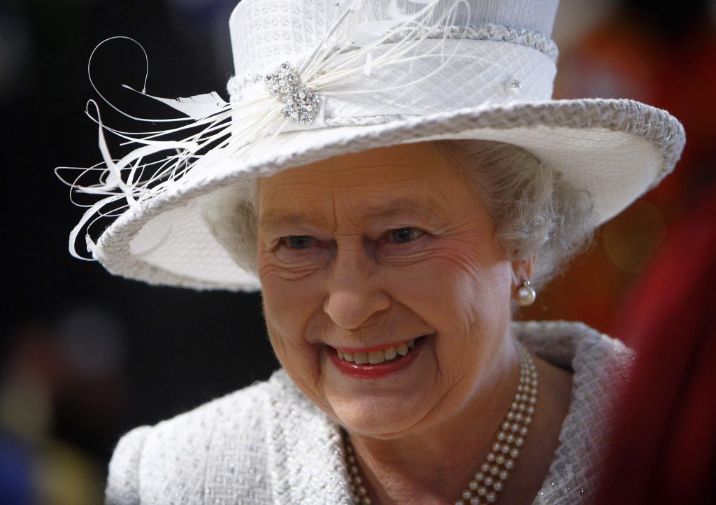 Βρετανία: Πολίτης κατήγγειλε την βασίλισσα Ελισάβετ επειδή δεν φορούσε ζώνη (φωτό)