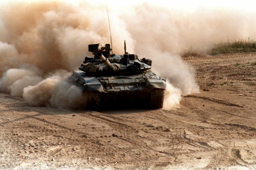 T-90 του συριακού Στρατού κυνηγά την ISIS στην Αράκ – Βίντεο