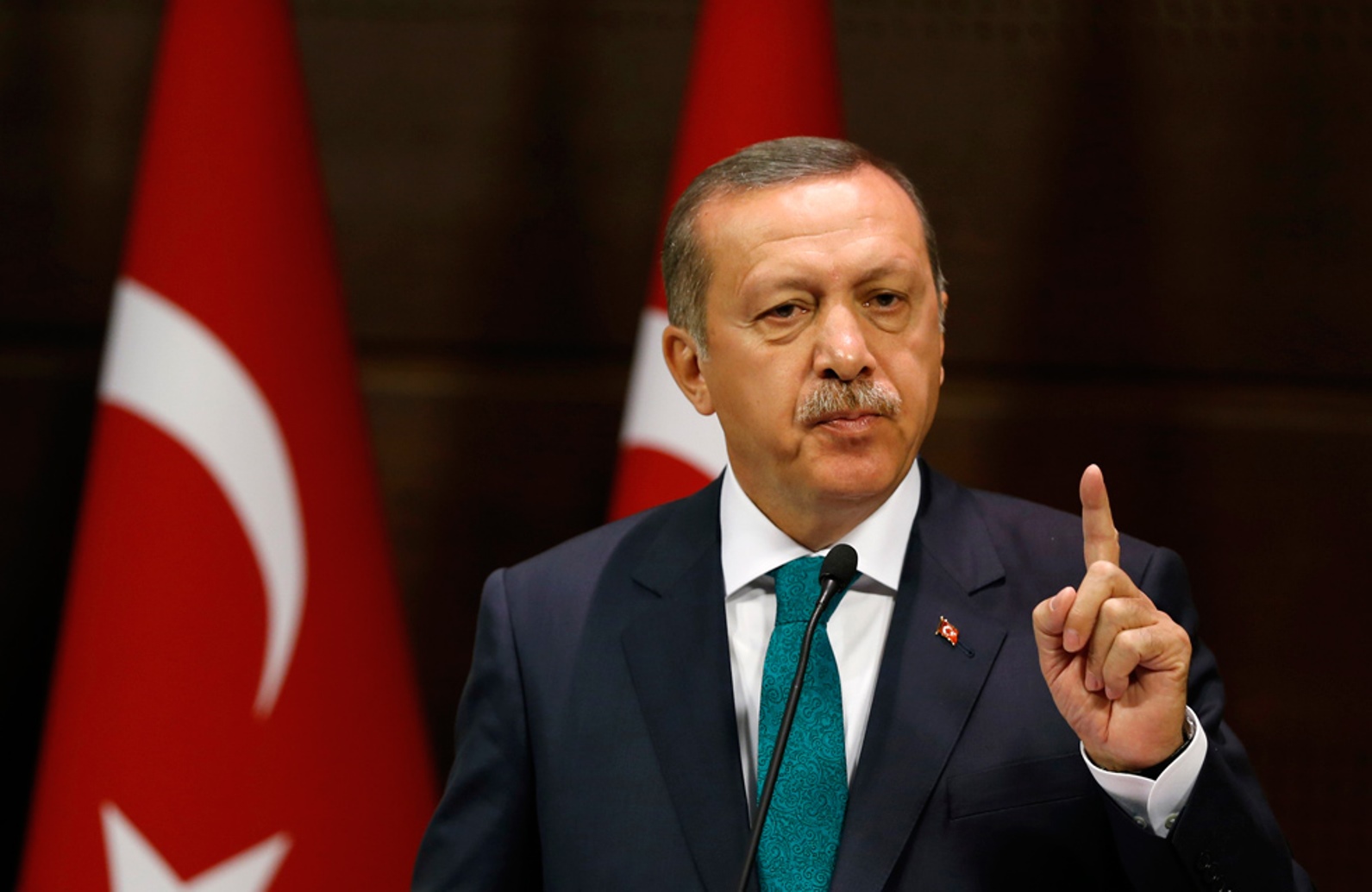 Απειλητικός ο Ερντογάν προς τον Ν.Τραμπ για τα όπλα στους Κούρδους