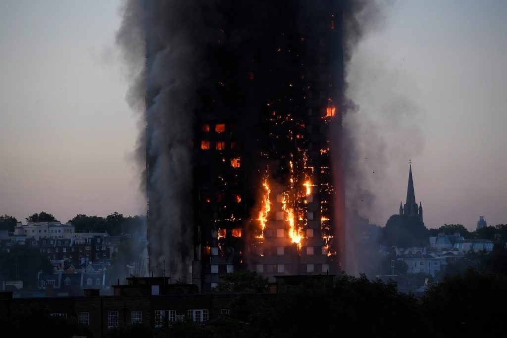 Βρετανία: Εξήντα πολυώροφα κτίρια απέτυχαν στους ελέγχους ασφαλείας